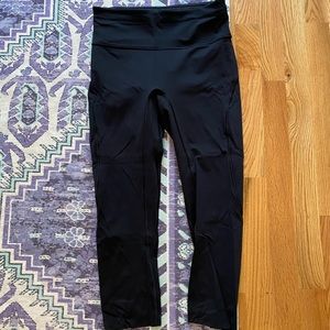 run the day lululemon cropped legging, size 6